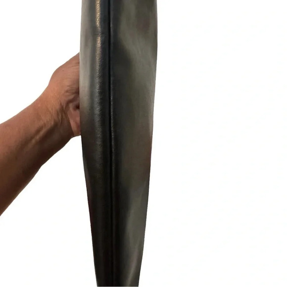 Vegan Leather Crossbody for Women With Removable Strap - Picture 4 of 6